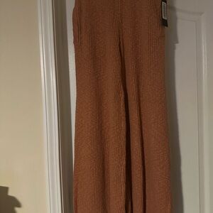 Women's Wide Leg Pants in Tan